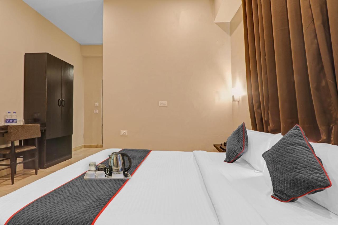 Super Townhouse Amaraa Hotel Near Phoenix Palassio Lucknow Exteriör bild