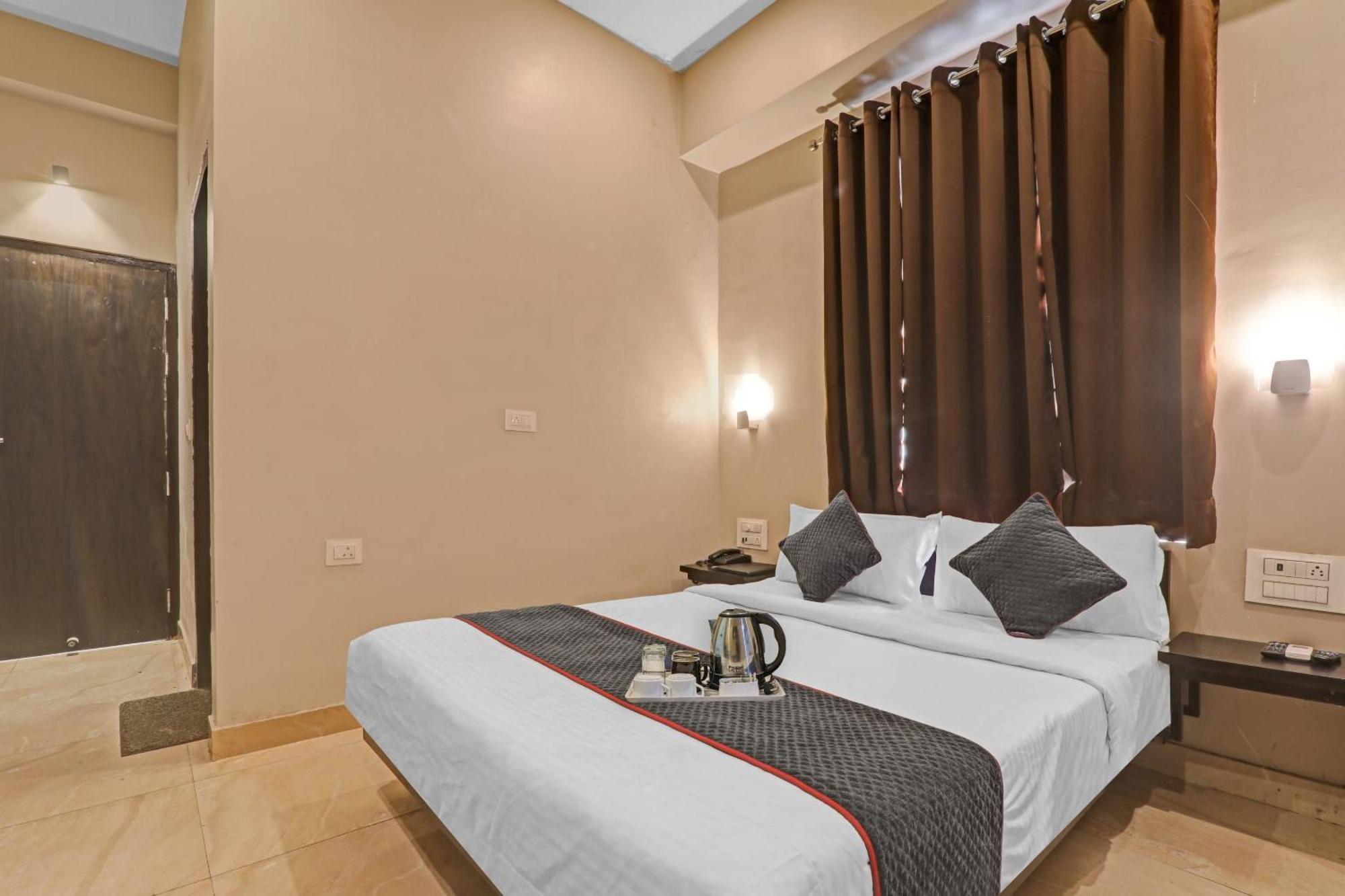Super Townhouse Amaraa Hotel Near Phoenix Palassio Lucknow Exteriör bild