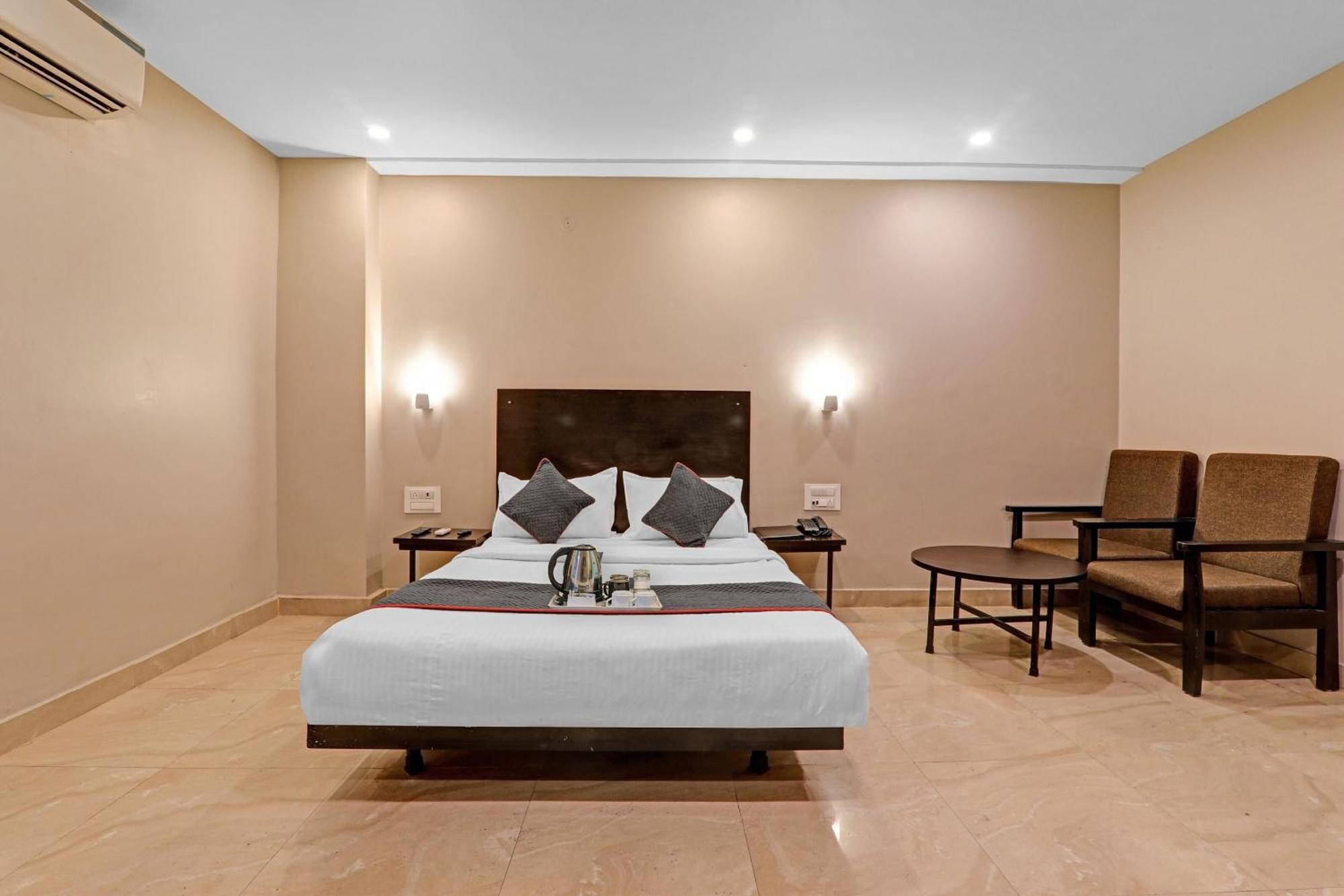 Super Townhouse Amaraa Hotel Near Phoenix Palassio Lucknow Exteriör bild